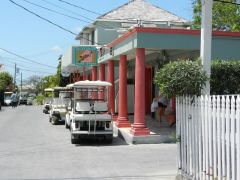 Pigly Wigly Bahama-style!