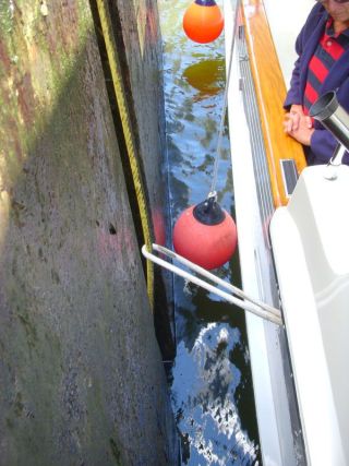 Typical cable & midship tie