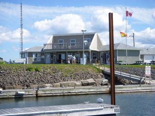 Pointe du Chene Yacht Club