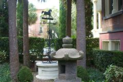 Calhoun Mansion garden