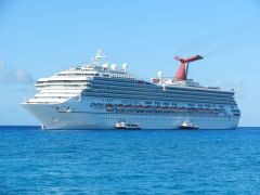 Cruise ship arrives!